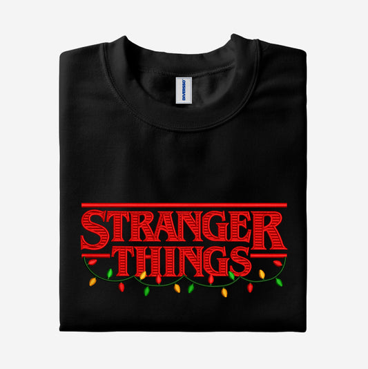 01- STRANGER THINGS V2- CAMISETA